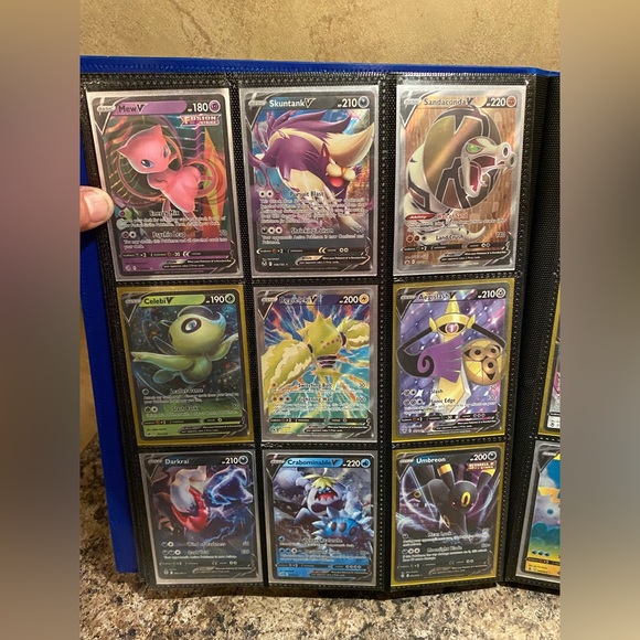 Pokémon Collection - Picture 8 of 16